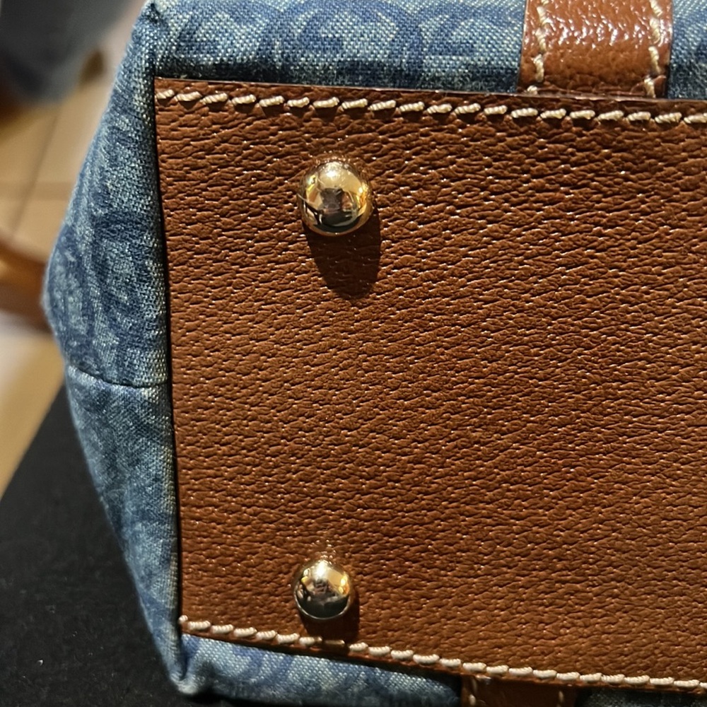 Gucci logo blue canvas with leather trim. - Picture 9 of 9